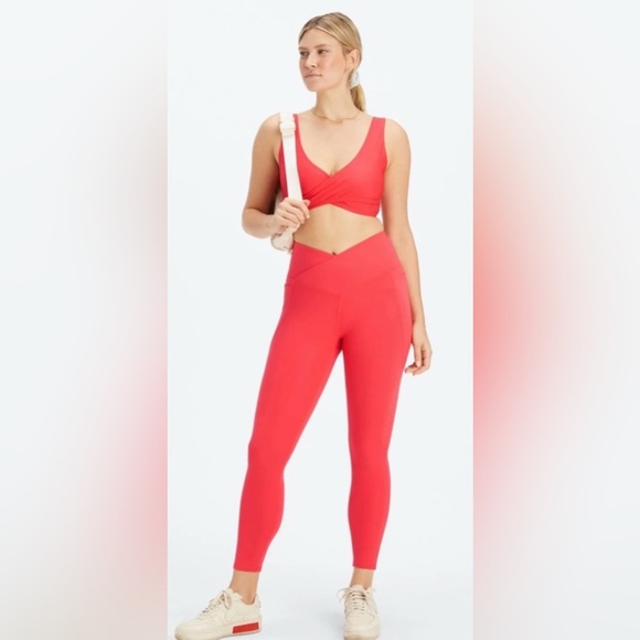 Fabletics matching set. New with tags. - Picture 1 of 4